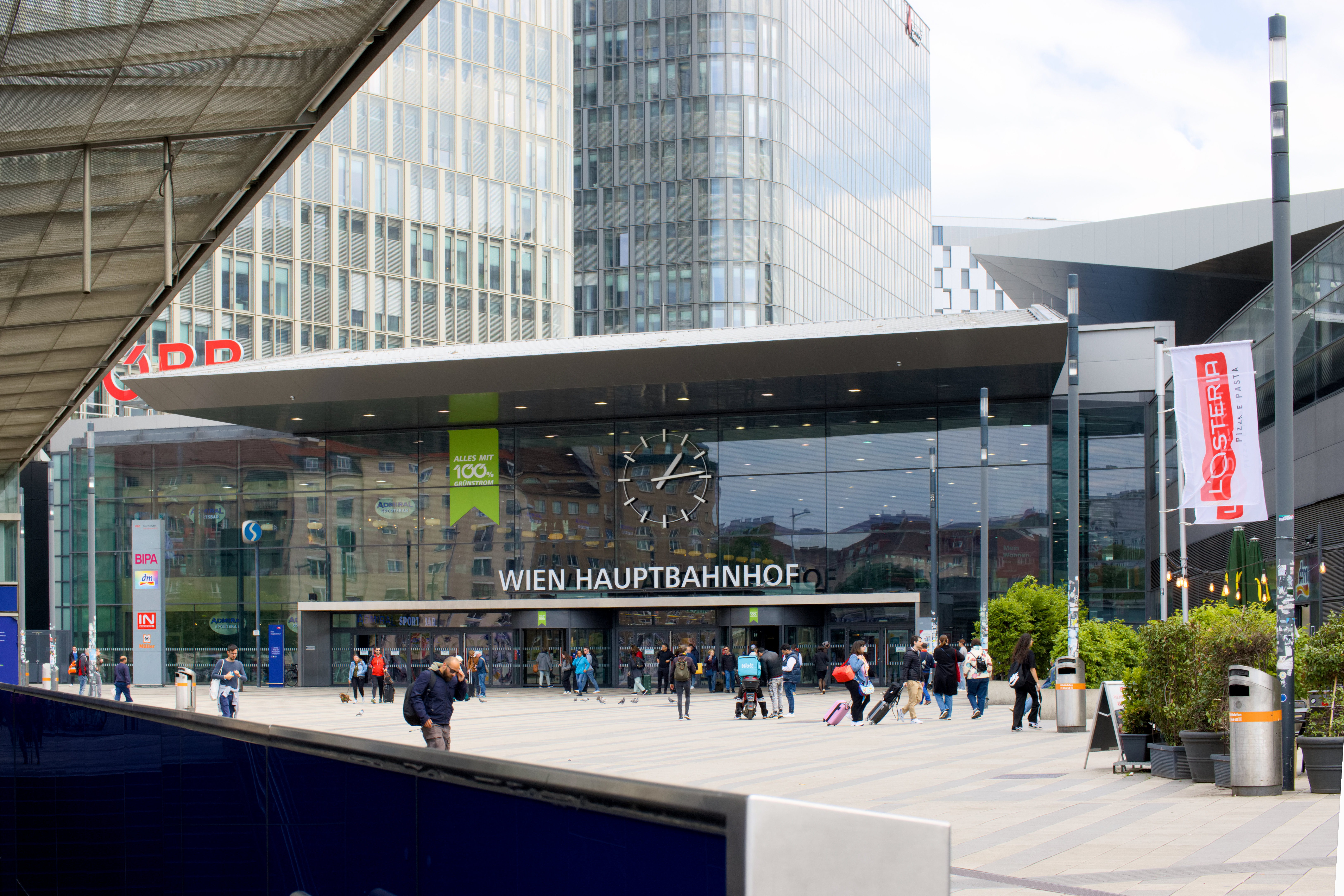 Wien Hauptbahnhof (Vienna Main Station)